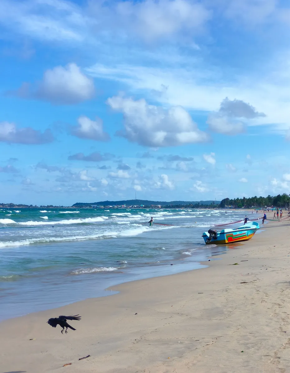 Batticaloa between its lagoon and the sea