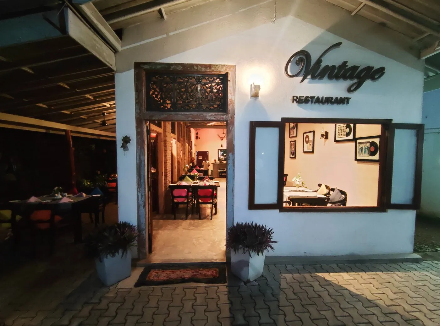 Vintage Restaurant in Bentota